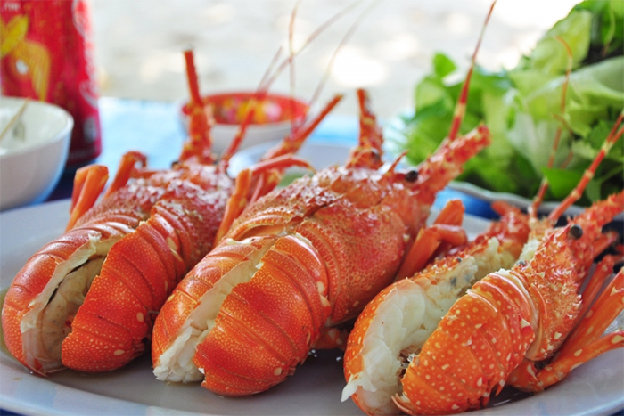 Lobster is the must-try food in Cat Ba